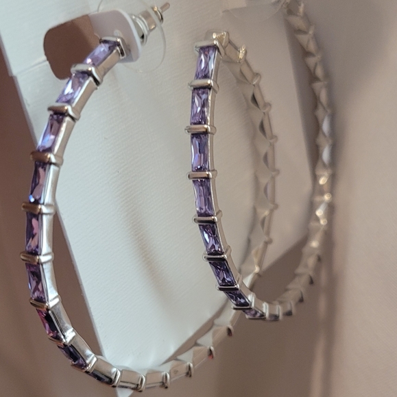 NWT KENDRA SCOTT SILVER AND PURPLE LARGE HOOP EARRINGS - Picture 7 of 7